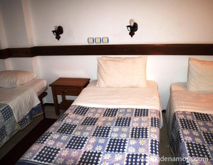 antonakis-pension-ouranoupolis-athos-3-bed-room-12